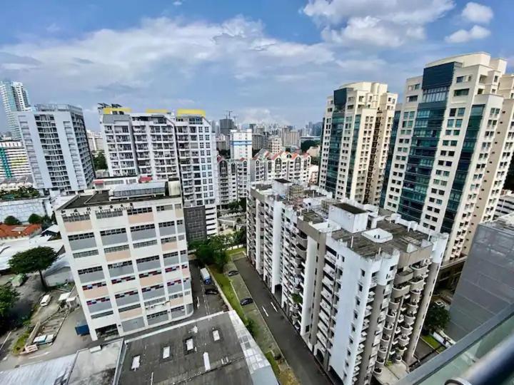 Flora Apartment Сингапур Экстерьер фото